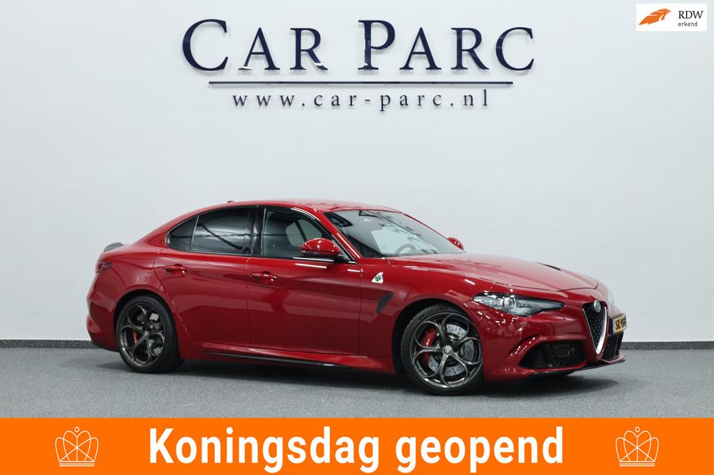 Alfa Romeo Giulia 2.9 V6 Quadrifoglio 570+PK Squadra CARBON/, Auto's, Automaat, Achterwielaandrijving, Gebruikt, 1595 kg