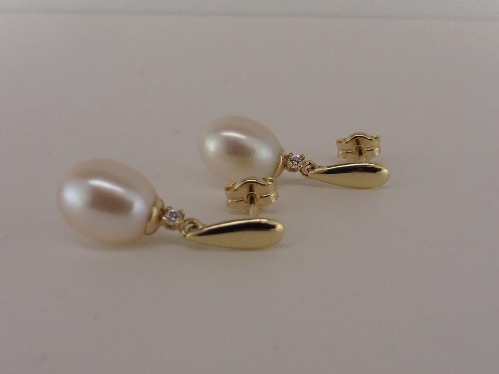Gouden oorhangers met parel en zirkonia                  G15, Overige kleuren, ., Ophalen of Verzenden, .