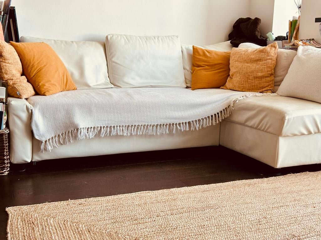 IKEA FRIHETEN hoekbank / slaapbank wit / corner sofa bed, Huis en Inrichting, Slaapkamer | Slaapbanken, Zo goed als nieuw, 140 cm