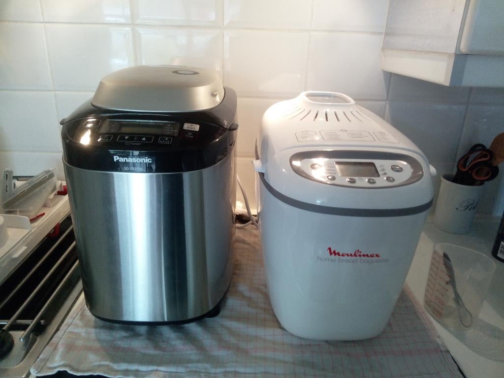 Broodbakmachines Panasonic Moulinex, Met timer, Ophalen of Verzenden, Zo goed als nieuw, 1200 tot 1600 gram deeg