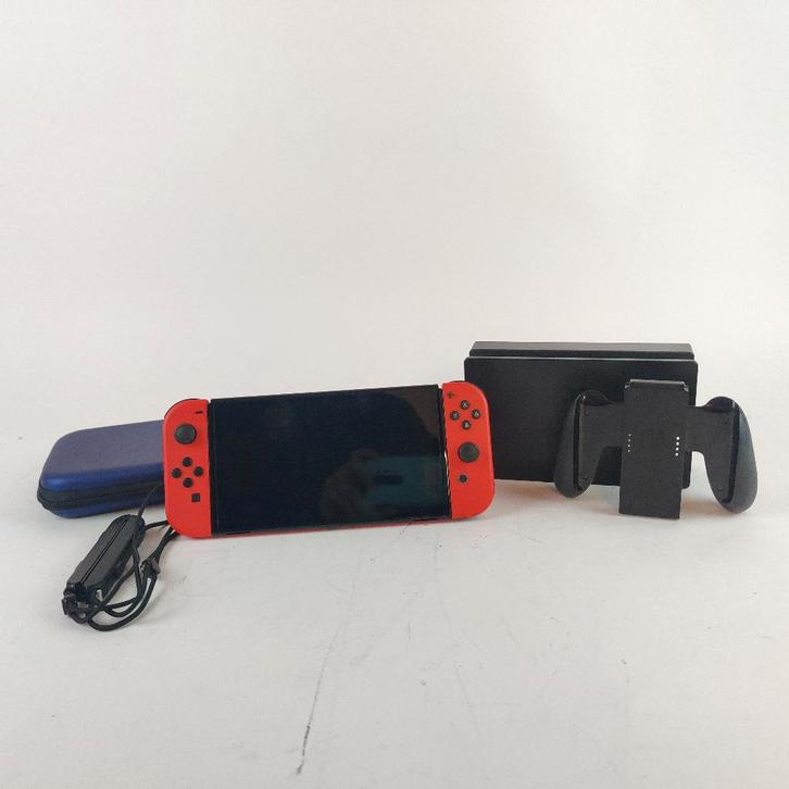 Nintendo Switch OLED Mario ZONDER Lader + Dock Hoes, Spelcomputers en Games, Games | Nintendo Switch, Zo goed als nieuw, Overige genres