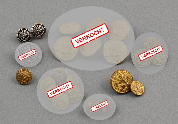 3 losse uniformknopen en 1 broche (2 knopen), Verzamelen, Militaria | Algemeen, Landmacht, Overige typen, Nederland, Verzenden