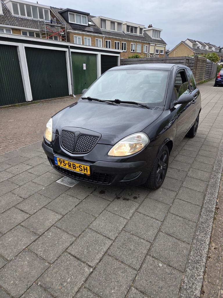 Lancia Ypsilon 1.2 2005 Zwart, Auto's, Lancia, Voorwielaandrijving, Stof, 400 kg, Zwart
