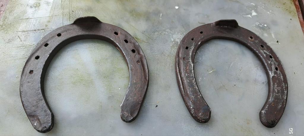 2 zeer mooie oude paarden hoef ijzers, Ophalen, Overige soorten
