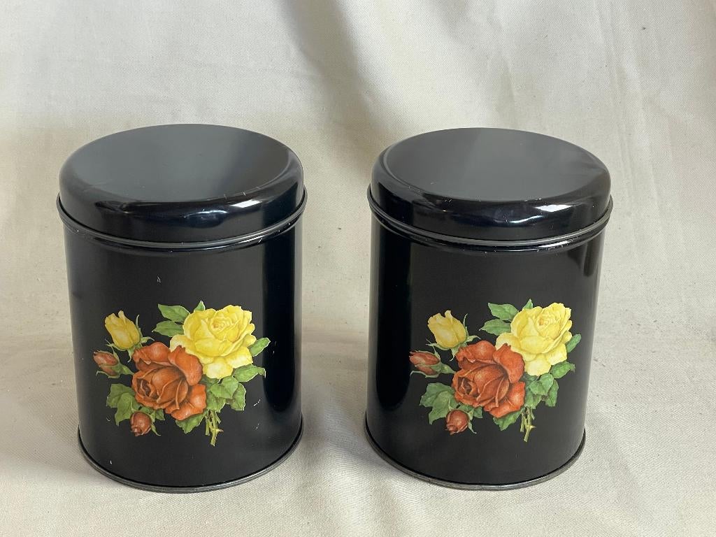 2 vintage voorraadbussen Ira Denemarken rozenafbeelding, Verzamelen, Blikken, Ophalen of Verzenden, Gebruikt, Overige, Overige merken