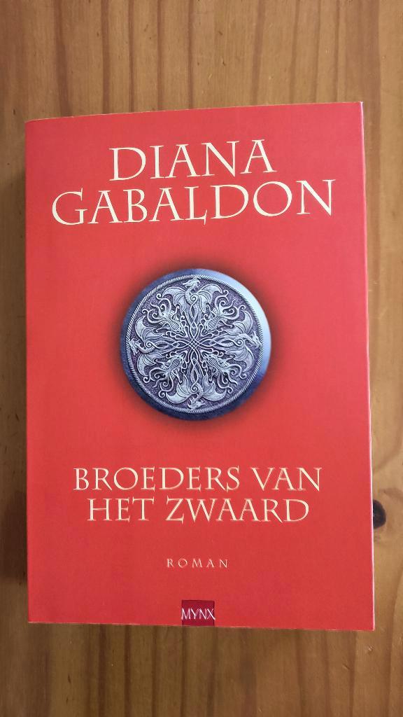 Diana Gabaldon, Broeders van het zwaard, Boeken, Romans, Zo goed als nieuw, Europa overig, Ophalen of Verzenden