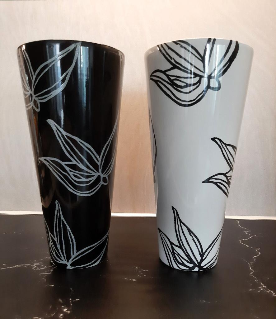 2 aardewerk/ keramiek vazen (Ikea), Huis en Inrichting, Woonaccessoires | Vazen, Overige kleuren, Aardewerk of Porselein, Ophalen of Verzenden