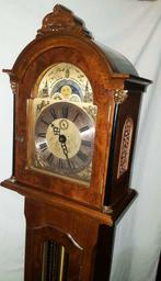 staand horloge wortelnoten uitvoering, Ophalen