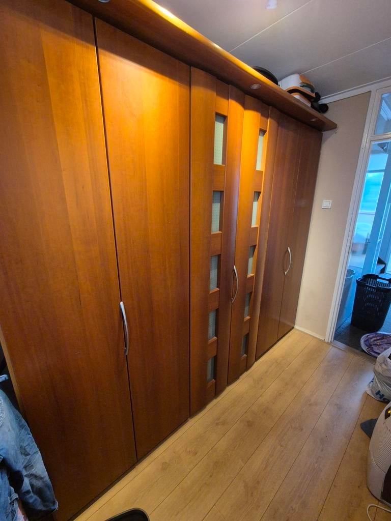 Kleding kast met klapdeuren kersenkleur, Huis en Inrichting, Kasten | Kledingkasten, Gebruikt, 200 cm of meer, Ophalen of Verzenden
