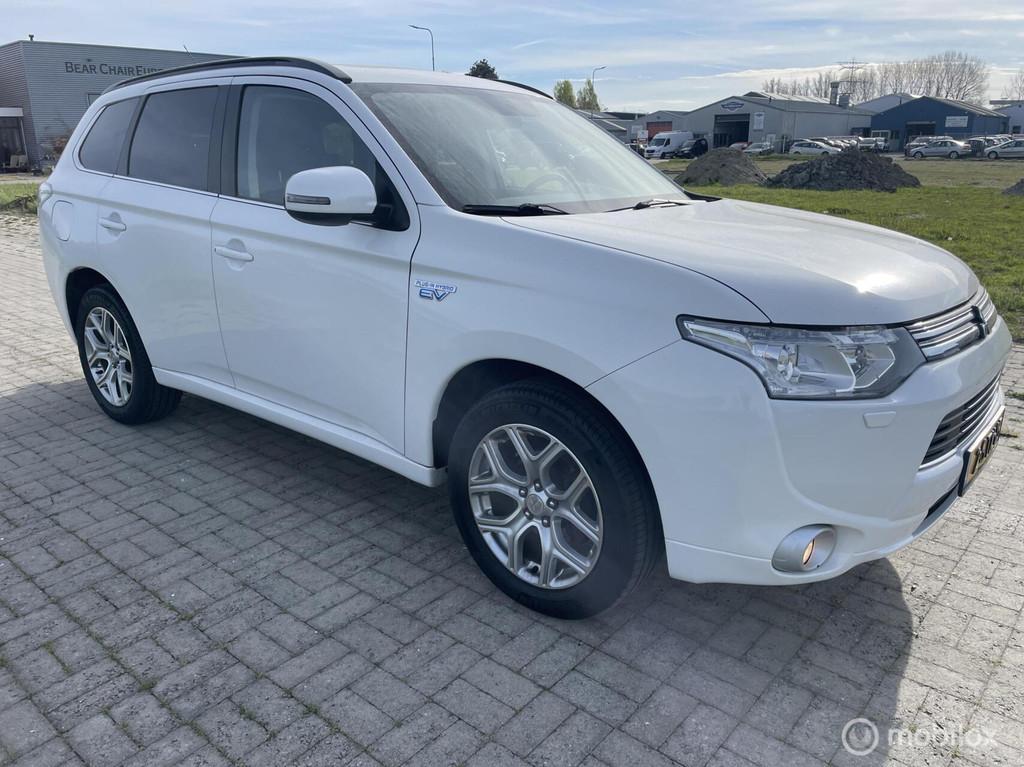 Mitsubishi Outlander 2.0 PHEV Instyle+, Auto's, Mitsubishi, Bedrijf, Te koop, Outlander, 4x4, ABS, Achteruitrijcamera, Adaptive Cruise Control