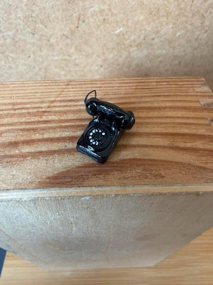 Telefoon - hxbxd 1.2x1.8x1.8cm - metaal, Verzamelen, Poppenhuizen en Toebehoren, Zo goed als nieuw, Poppenhuis, Ophalen of Verzenden