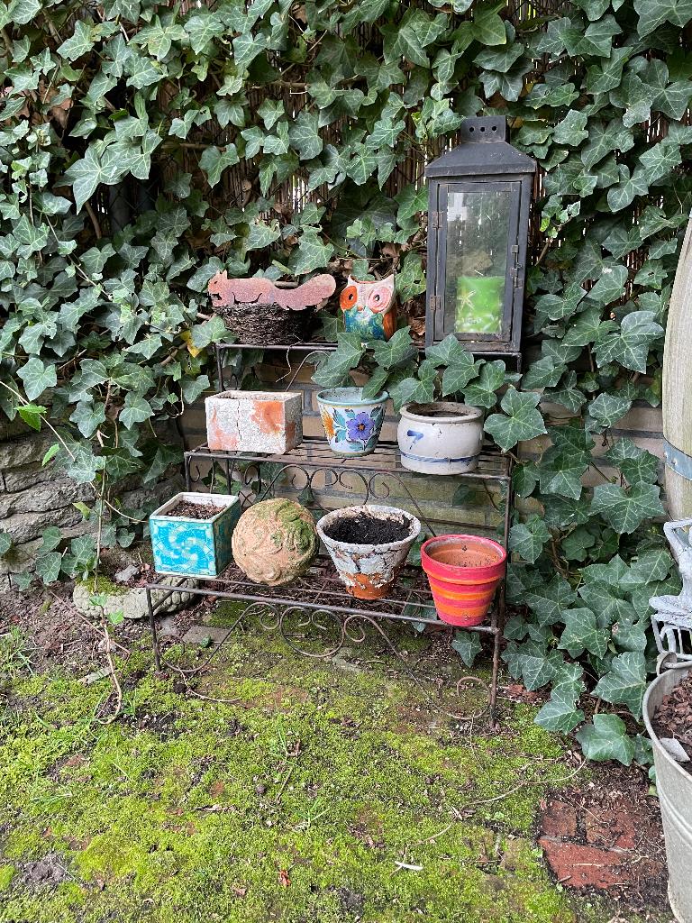 Leuke brocante etagère voor de tuin, Ophalen, Gebruikt