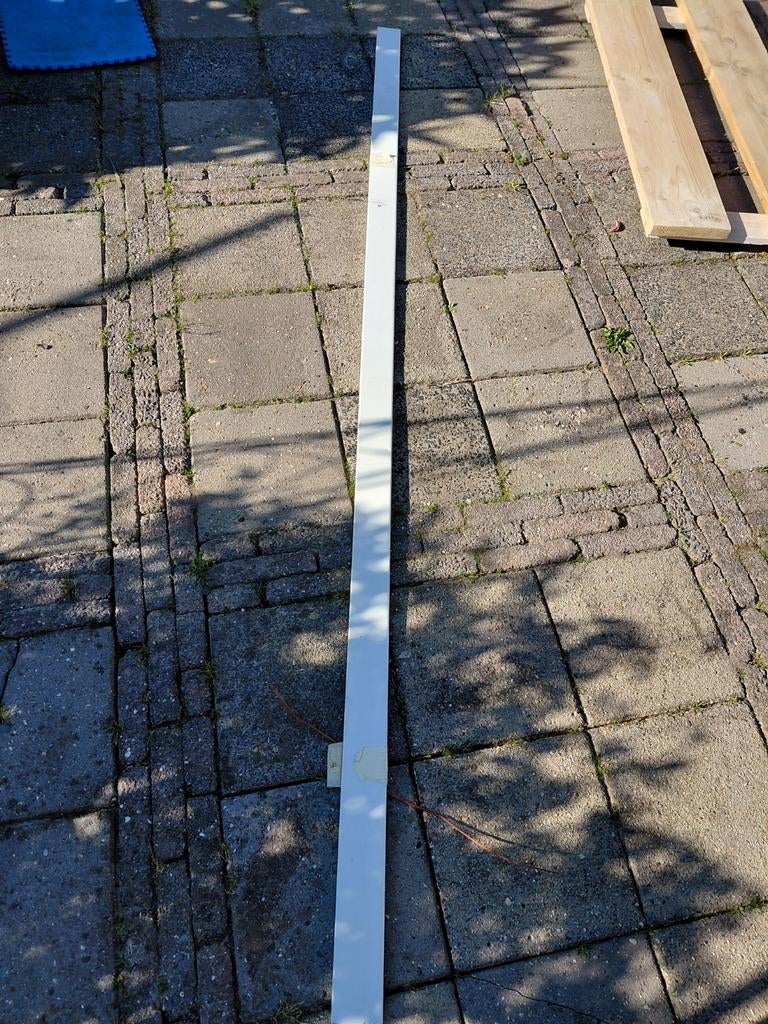 Witte houten plank, lang en smal, Doe-het-zelf en Verbouw, Hout en Planken, Gebruikt, Minder dan 25 mm, Ophalen of Verzenden, Plank