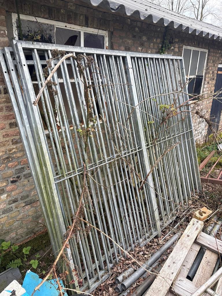 Metalen honden hok, Ophalen, Gebruikt, IJzer, Spijlenhekwerk