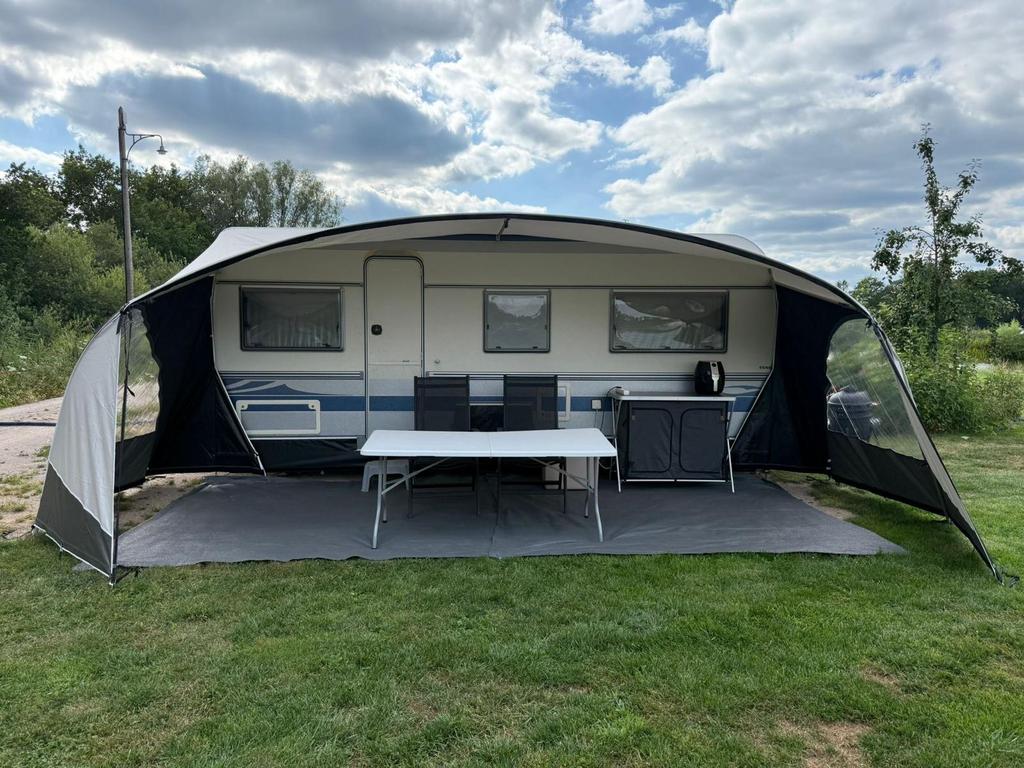 Fendt Platin 540 caravan met voortent en luifel, 2 aparte bedden, Rondzit, Particulier, Fendt