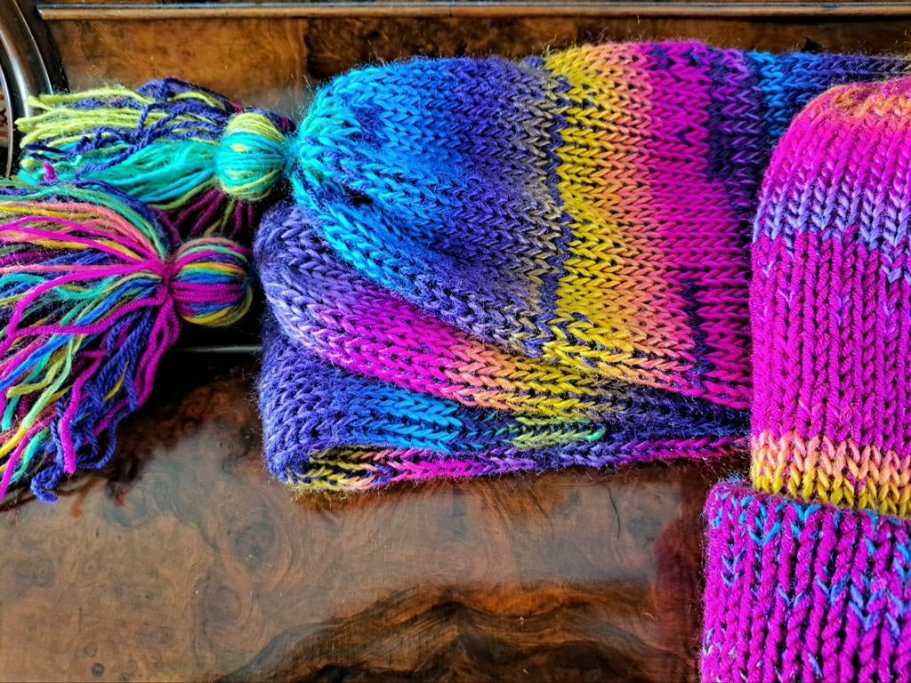 Dubbel gebreide sjaal en muts/slouchy met vlechtenpluim, Ophalen of Verzenden, Nieuw, Muts