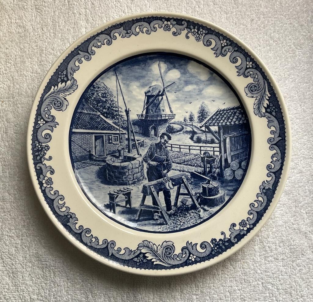 Delfts blauw wandbord met afbeelding van een klompenmaker, Ophalen