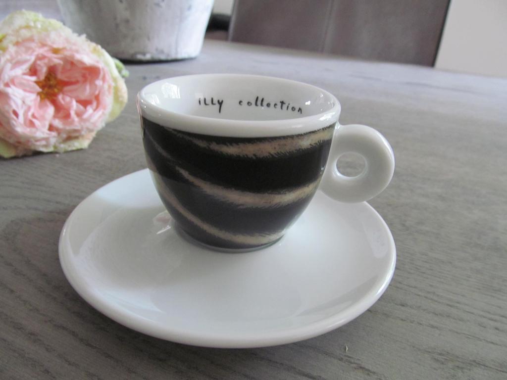 illy Art Coll.1999 Zebra R. Pietrobelli Espr Kop en Schotel, Huis en Inrichting, Keuken | Servies, Keramiek, Ophalen of Verzenden