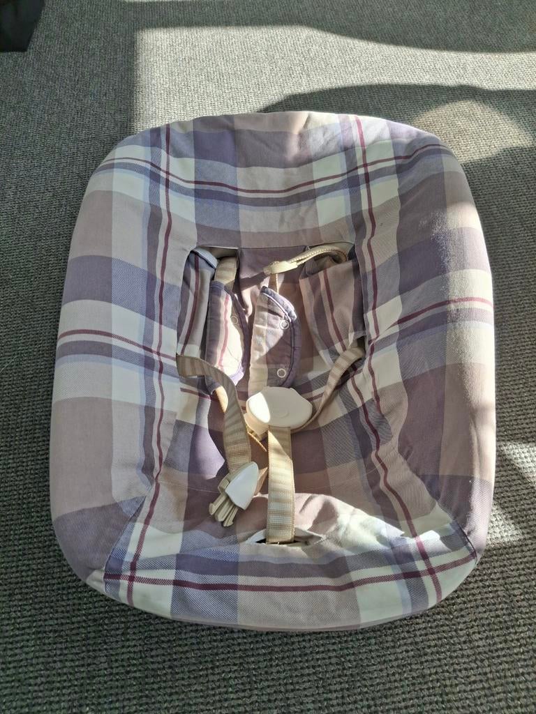 Kuipje voor de tripp trapp stoel, Kinderen en Baby's, Kinderkleding | Petten en Hoeden, Ophalen of Verzenden, Jongen of Meisje