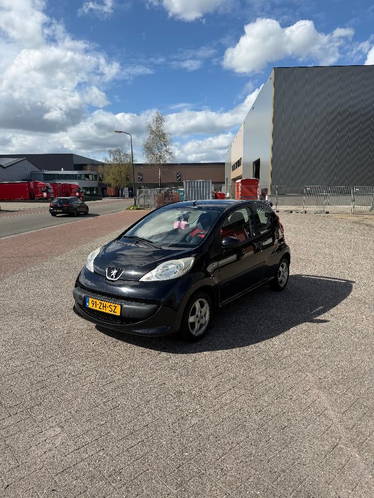 Peugeot 107 1.0 3DR – Nieuwe APK, CarPlay & JBL Audio!, Voorwielaandrijving, 4 stoelen, Origineel Nederlands, Handgeschakeld