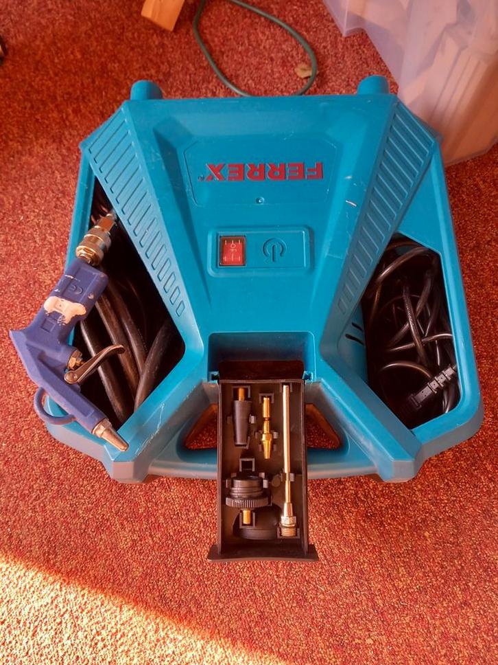 Ferrex Draagbare Compressor CQB180D-1/1667, Doe-het-zelf en Verbouw, Compressors, Gebruikt, 6 tot 10 bar, Minder dan 25 liter