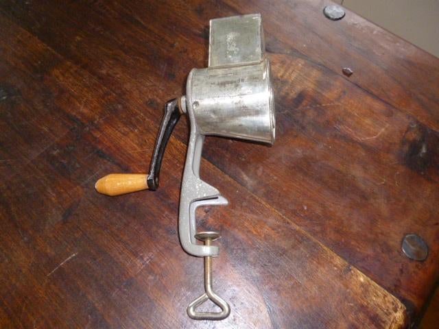 antiek kruidenversnipperaar molentje, Ophalen of Verzenden