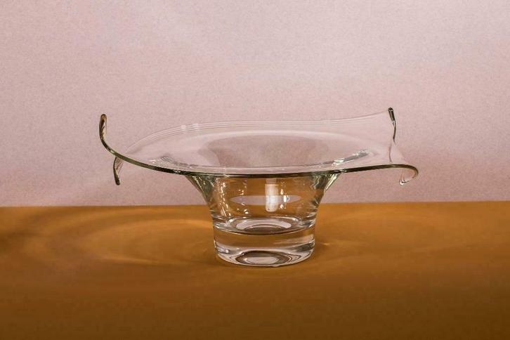 Mooie zware glazen design schaal handgemaakt, Huis en Inrichting, Woonaccessoires | Schalen en Manden, Zo goed als nieuw, Rond