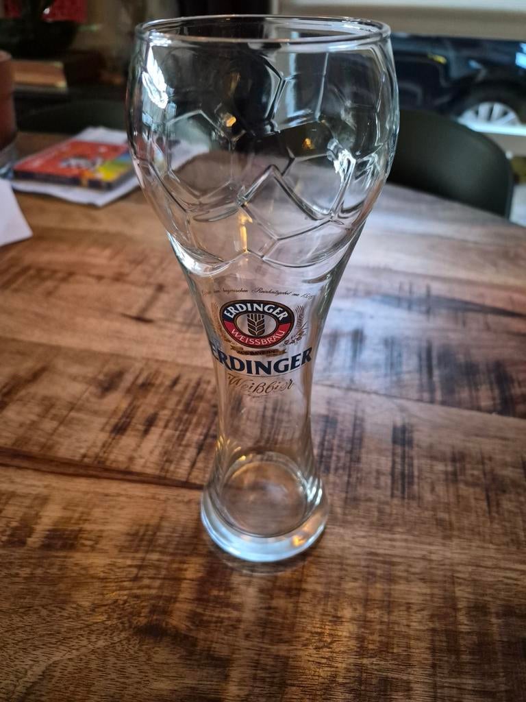 Erdinger bierglas - voetbal design, Ophalen, Zo goed als nieuw, Bierglas