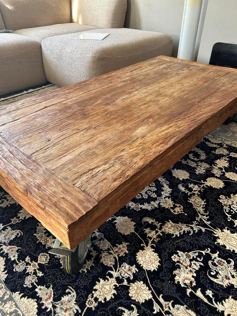 Vintage Robuuste Salontafel Massief Indisch Hardhout Wielen, Huis en Inrichting, Ophalen, Vintage, 50 tot 100 cm, Zo goed als nieuw