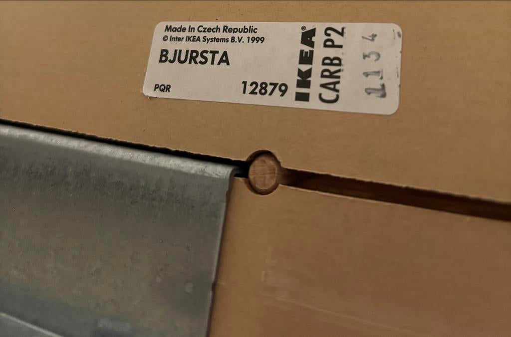 IKEA Bjursta uitschuifbare eettafel - zwart hout, Huis en Inrichting, Tafels | Eettafels, Gebruikt, Ophalen of Verzenden, Vijf personen of meer
