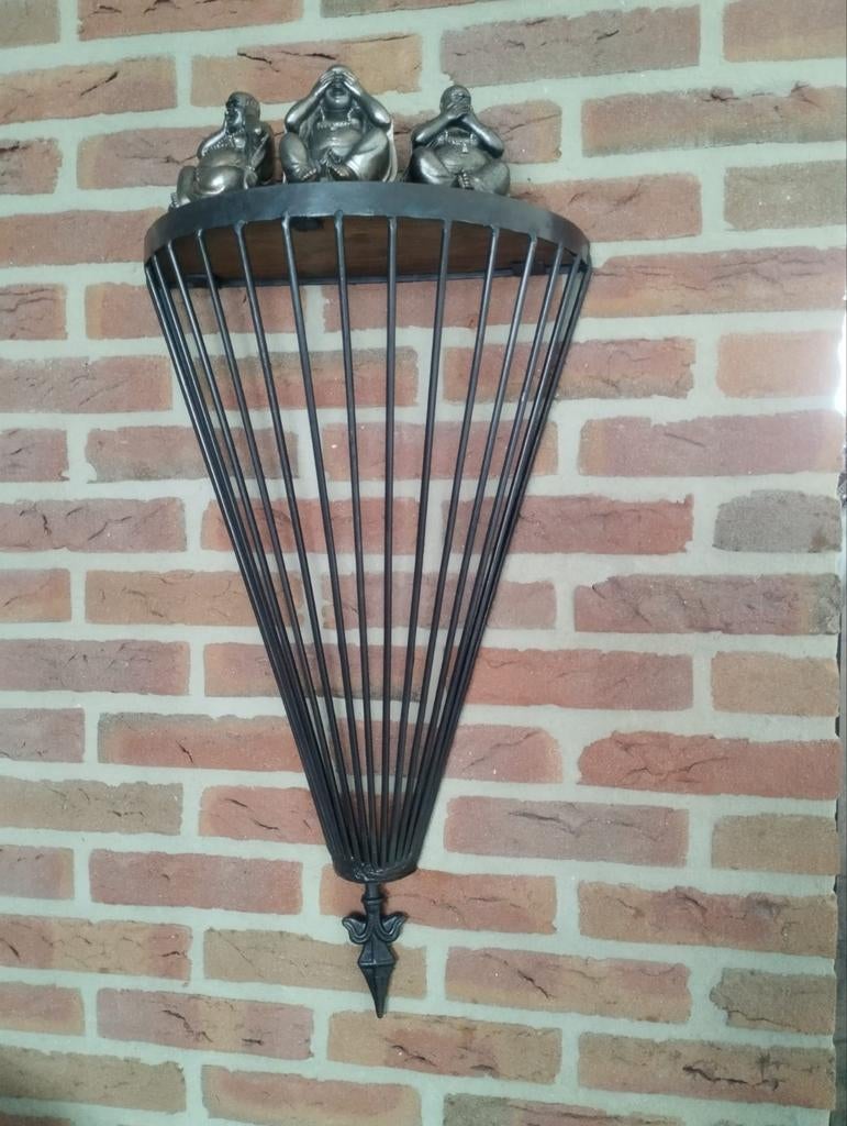 Boeddhabeeldjes horen zien zwijgen en wanddecoratie, Ophalen