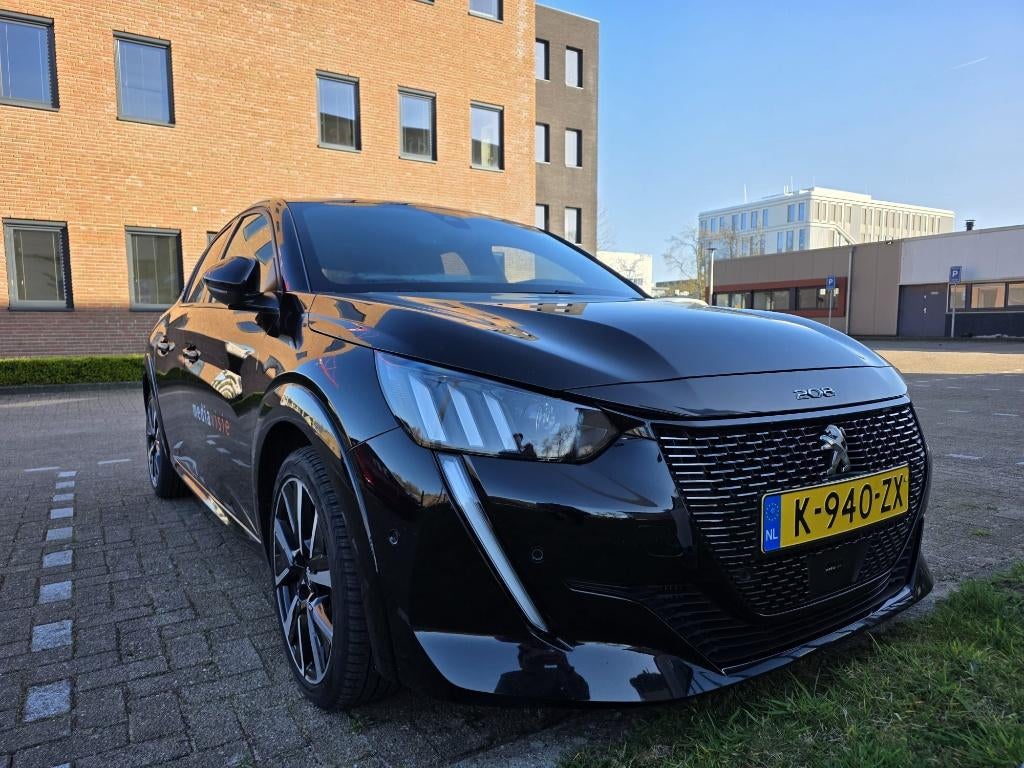 Peugeot 208 1.2 Puretech 100pk 2021 Zwart, Auto's, Peugeot, Voorwielaandrijving, 100 pk, Origineel Nederlands, 1200 kg