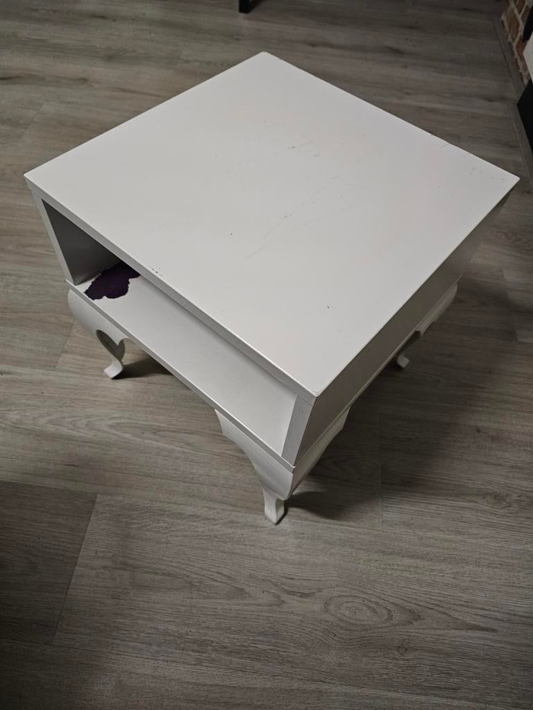 Aangeboden leuk nachtkastje 5 euro, Ophalen, Minder dan 45 cm, Minder dan 55 cm