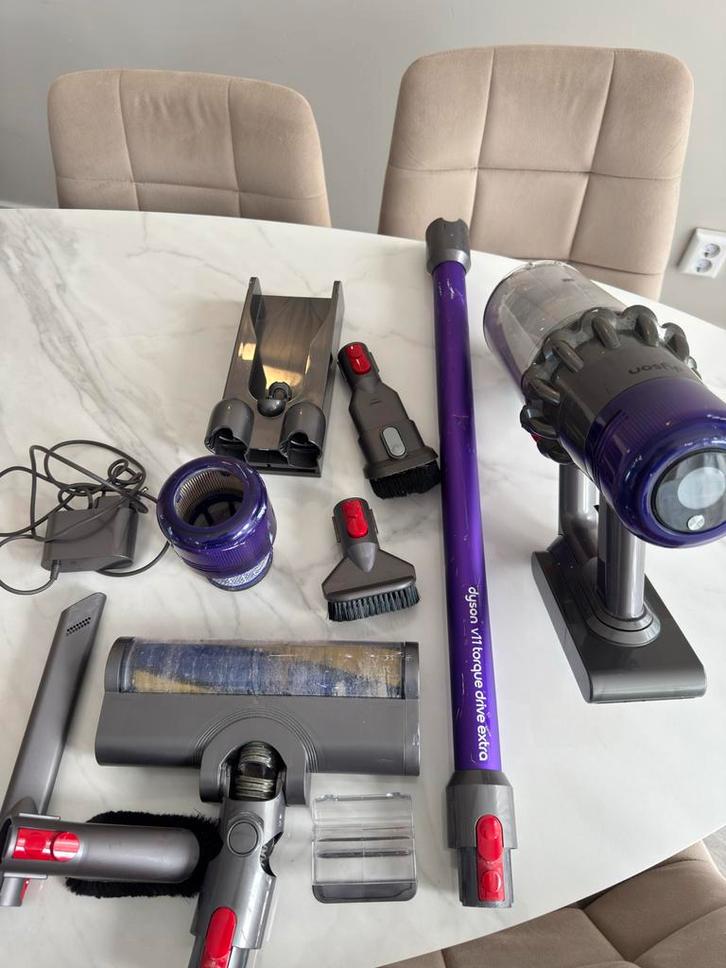 Dyson V11 Torque Drive Extra (SV17) – Defecte accu/lader?, Witgoed en Apparatuur, Stofzuigers, Niet werkend, Stofzuiger, Reservoir