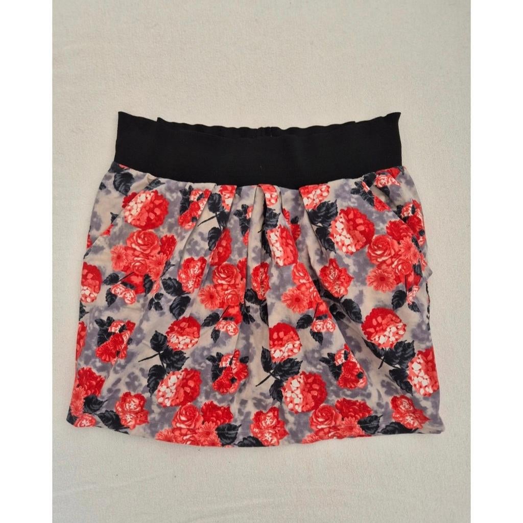Rokje met rode bloemenprint van Vero Moda maat M, Kleding | Dames, Rokken, Maat 38/40 (M), Verzenden, Vero Moda, Zo goed als nieuw
