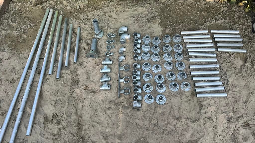 Steigerbuis en steigerkoppelingen, Doe-het-zelf en Verbouw, Steigers, Ophalen, Zo goed als nieuw, Overige typen, Minder dan 2 meter