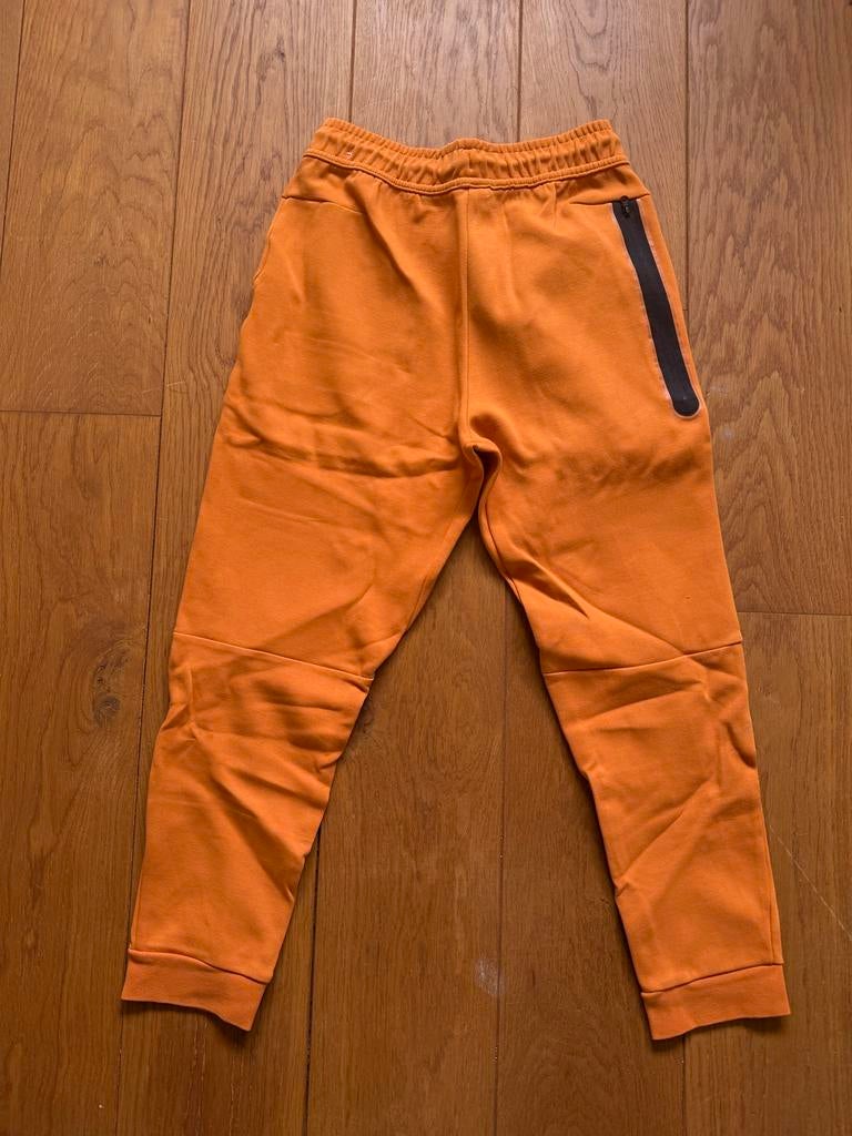 Nike tech junior XL oranje Leuk voor koningsdag 1x gedragen, Ophalen of Verzenden, Gebruikt, Jongen of Meisje