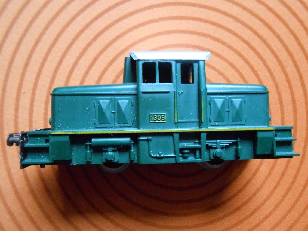 FLEISCHMANN . Locomotive 1306 . HO