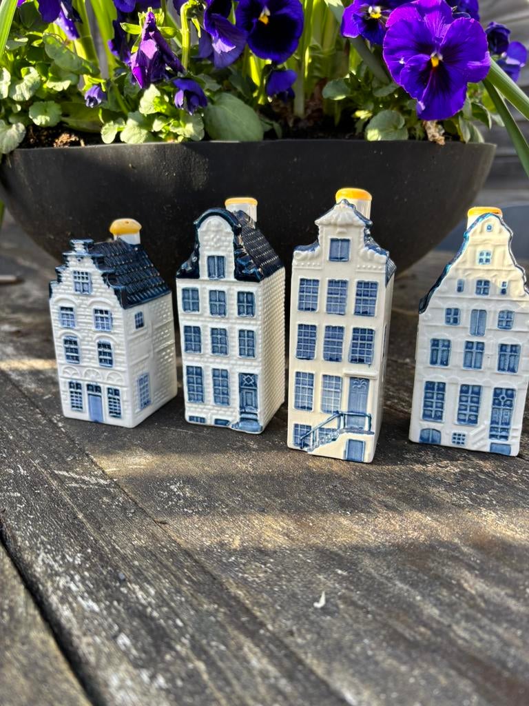 KLM 4 huisjes nr : 53, 46 , 34 en 59 Delfts Blauw, Verzamelen, KLM Huisjes, Verzenden