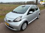 Toyota Aygo 1.0-12V + APK/Elektr ramen/Originele km/N.A.P/Bo, Auto's, Voorwielaandrijving, Stof, Gebruikt, 4 stoelen