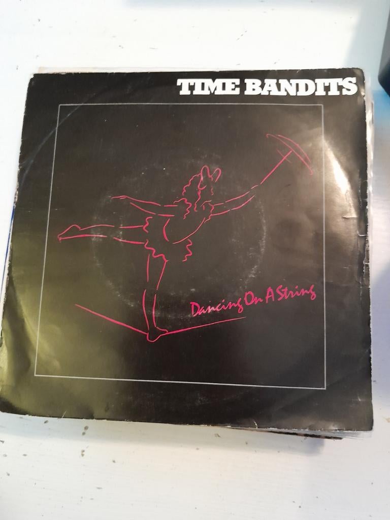 Time bandits 7inch dancing on a string, Ophalen of Verzenden, Zo goed als nieuw, Pop