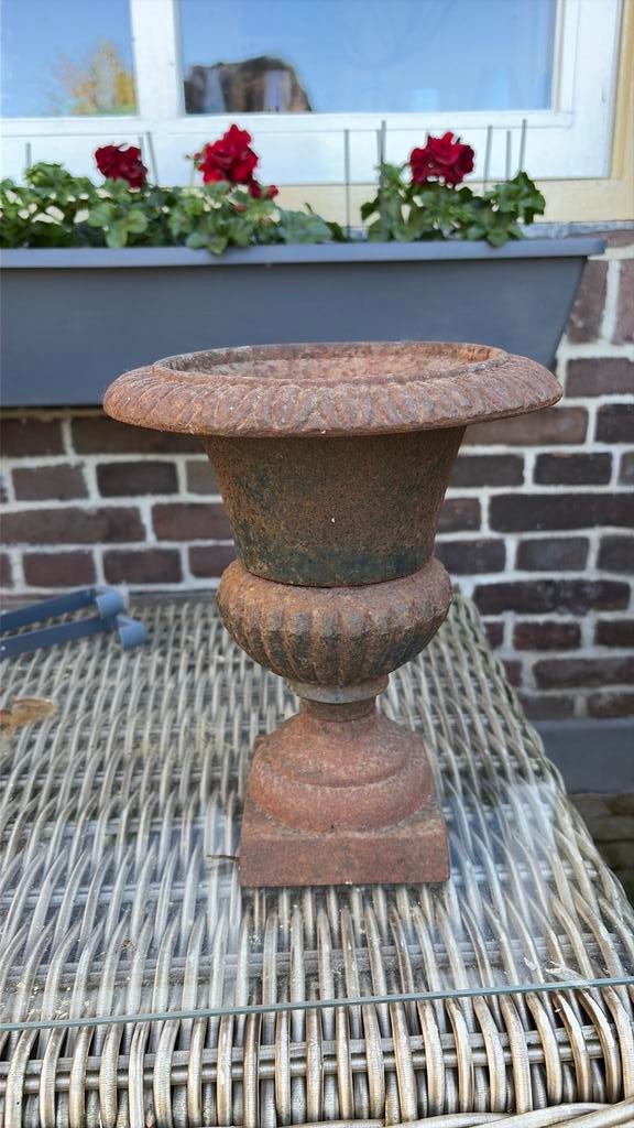 Gietijzeren tuinvaas, Ophalen of Verzenden, Gebruikt