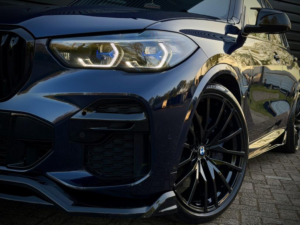 BMW X5 xDrive45e M-PERF. LASER|PANOSKY|B&W|SOFT|NIGHTVIS|4WL, Auto's, BMW, Gebruikt, 394 pk, Blauw, Leder