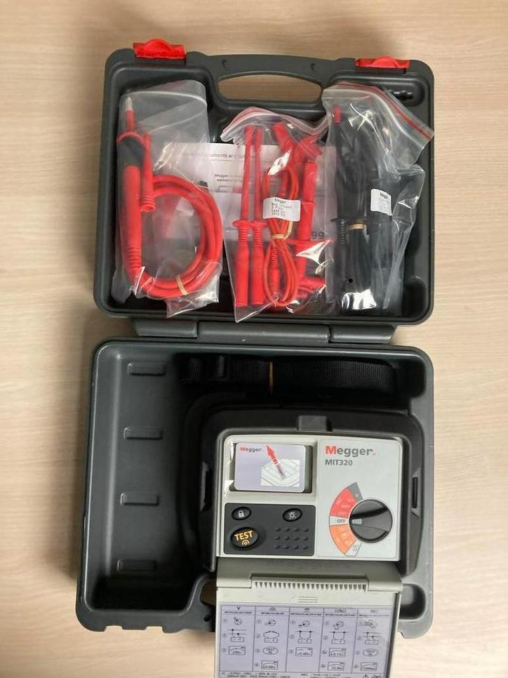 Megger MIT320 Isolatietester, Doe-het-zelf en Verbouw, Meetapparatuur, Nieuw, Elektriciteit, Ophalen of Verzenden