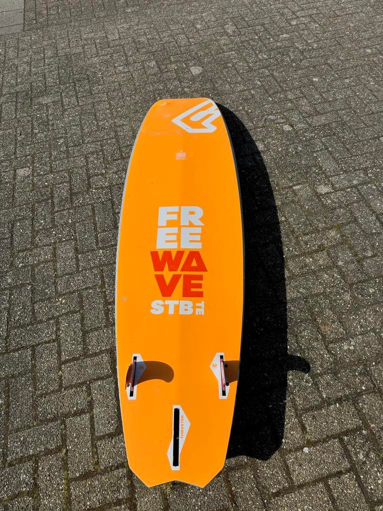 Fanatic Freewave Team Edition Stubby 85 liter, Watersport en Boten, Ophalen, Gebruikt, Minder dan 250 cm, Met vin(nen)