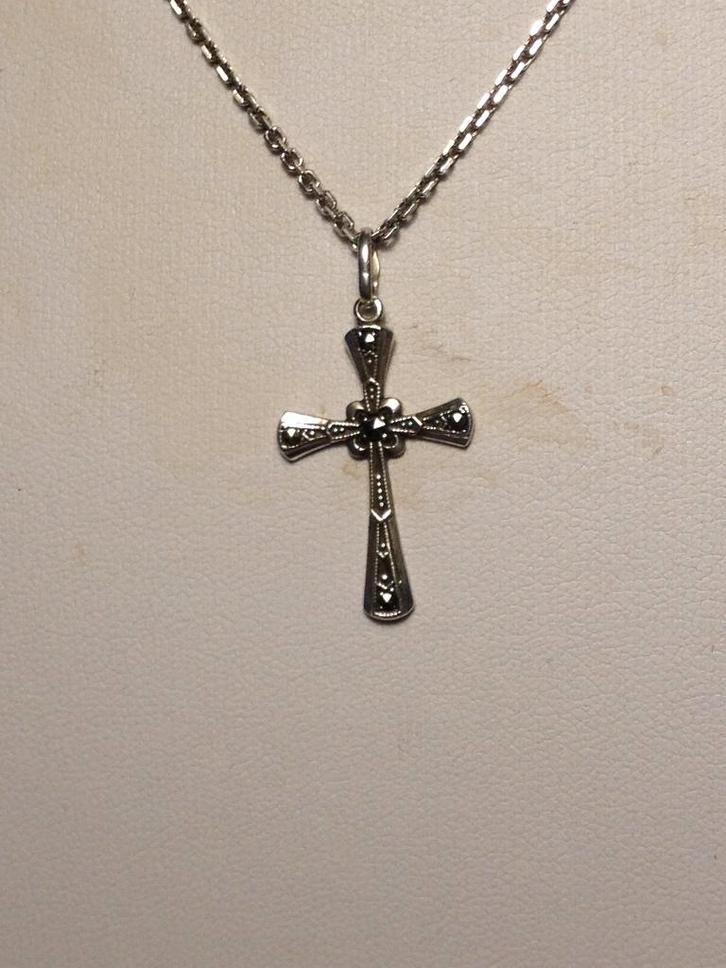 zilveren kettinkje met zilveren kruisje, Sieraden, Tassen en Uiterlijk, Kettingen, Zo goed als nieuw, Zilver, Zilver, Met edelsteen