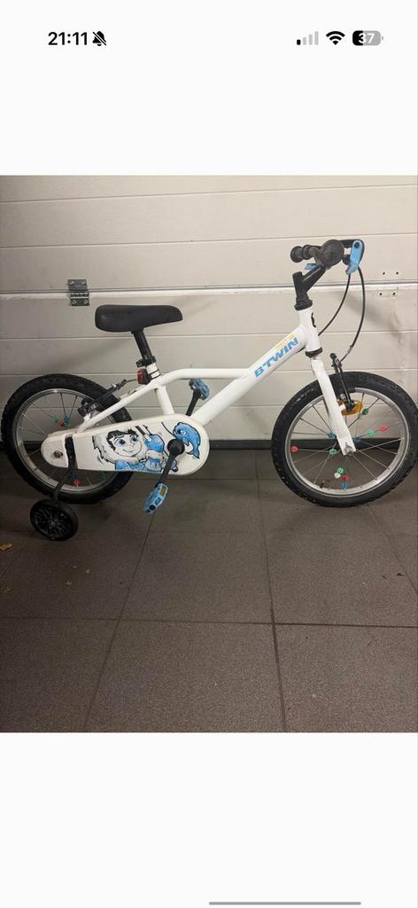 Btwin kinderfiets met zijwieltjes, Fietsen en Brommers, Fietsen | Kinderfietsjes, Ophalen of Verzenden, Gebruikt, 16 tot 20 inch