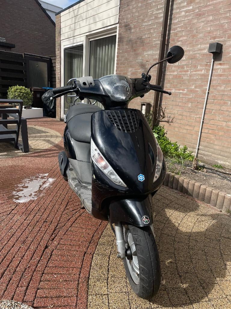 Piaggio Zip | Startprobleem | Opknapper/onderdelen 1eigenaar, Ophalen, Gebruikt, Maximaal 45 km/u, Zip