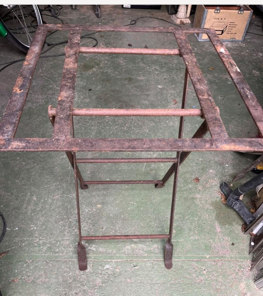 Oud inklapbaar tafel onderstel. Gietijzer., Ophalen, Tafelpoot, Gebruikt, 50 tot 100 cm