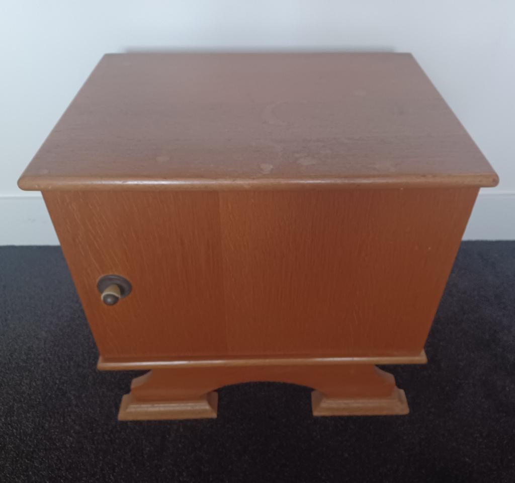Nachtkastje, Huis en Inrichting, Slaapkamer | Nachtkastjes, Ophalen, Gebruikt, 45 tot 65 cm, Minder dan 55 cm